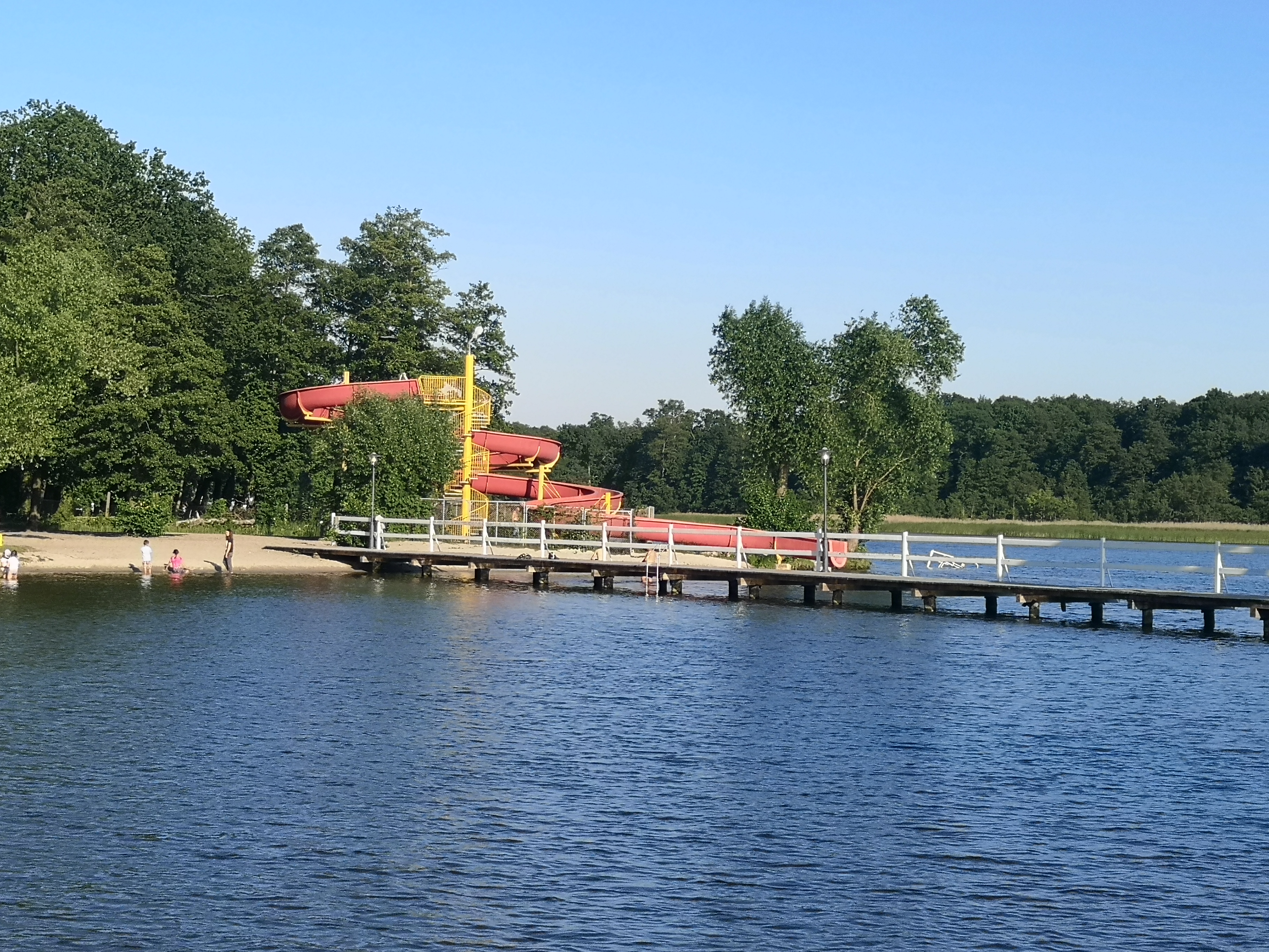 Atrakcje, piękne jezioro, nowa plaża, dobre gastro. Czego chcieć więcej?